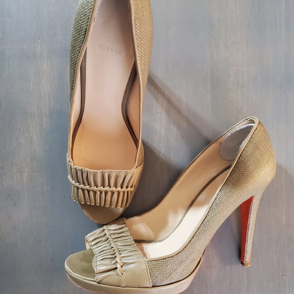 Vintage Versace Olive Pump